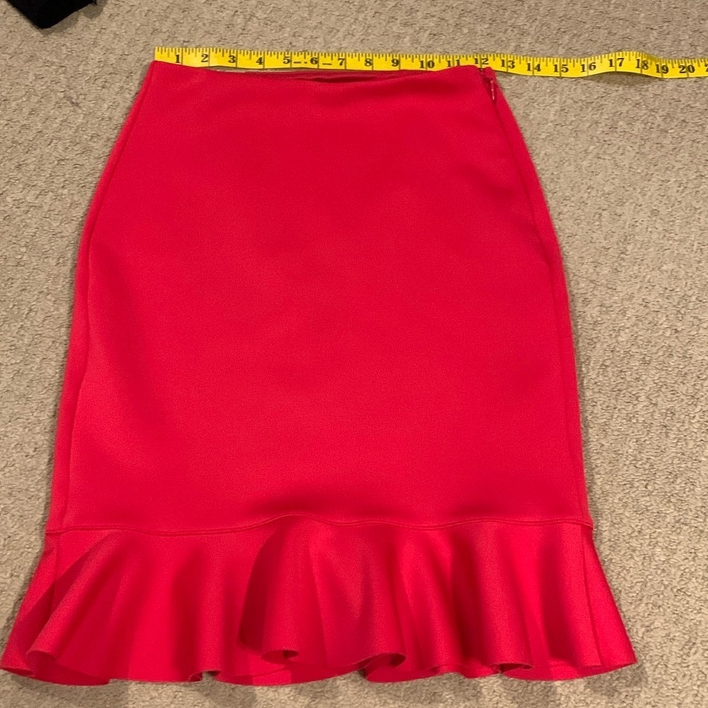 Guess pink skirt with ruffle bottom